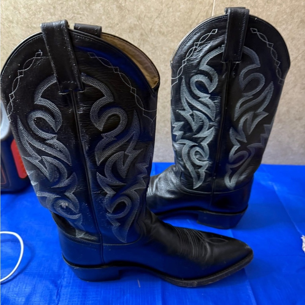 Men’s Dan Post cowboy boots size 9.5